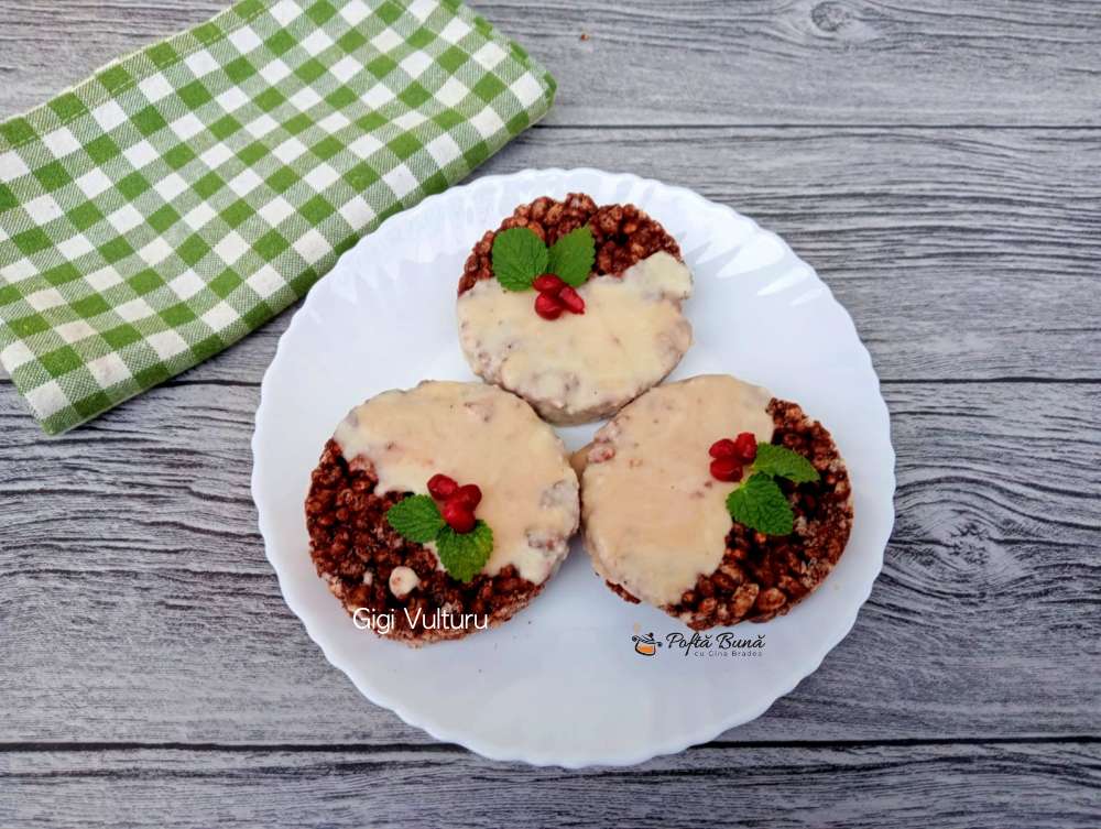 Desert din orez expandat si ciocolata Desert din orez expandat si ciocolata