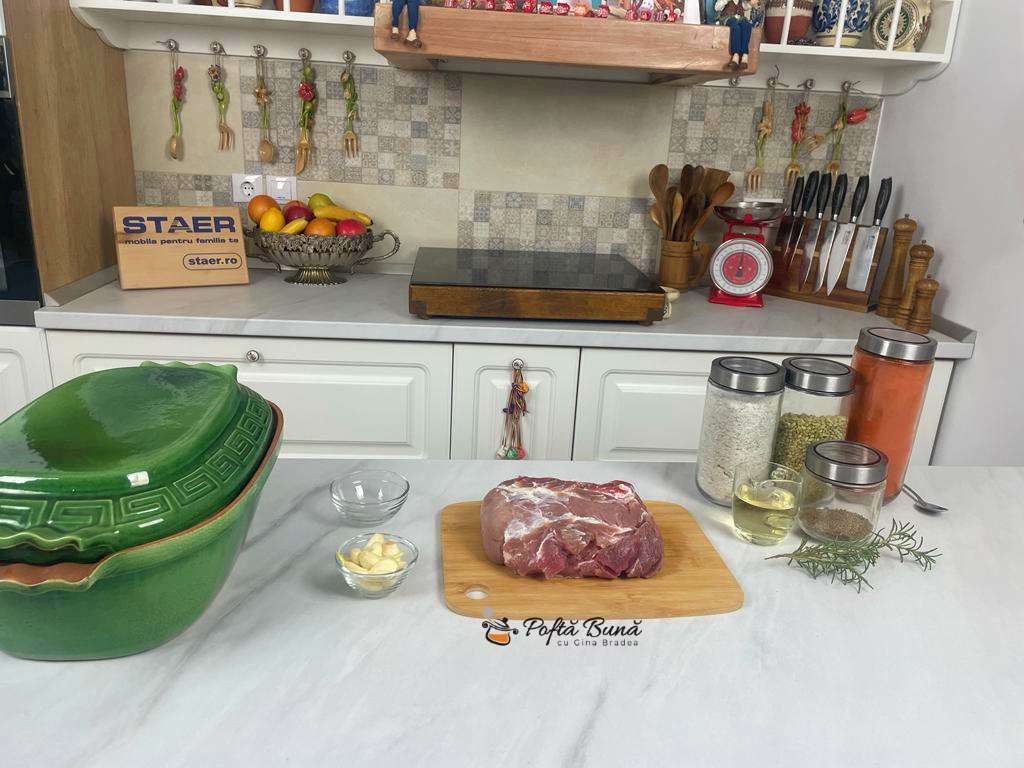 friptura de ceafa de porc reteta gina bradea 5 - Ceafa de porc la cuptor bucata intreaga, cu legume