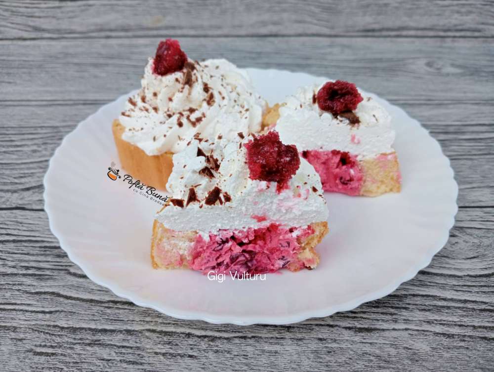 Prajitura Porumbita cu visine Prajitura Porumbita cu visine