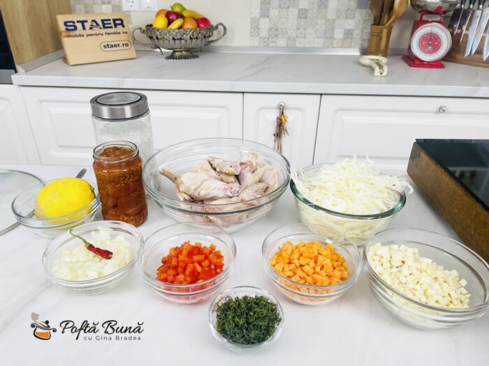 Ciorba de varza dulce cu aripioare Ciorba de varza dulce reteta dietetica cu pui sau curcan gina bradea 1 700x525 - Ciorba de varza dulce cu aripioare