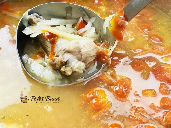 Ciorba de varza dulce cu aripioare de pui sau curcan Ciorba de varza dulce cu aripioare de pui sau curcan