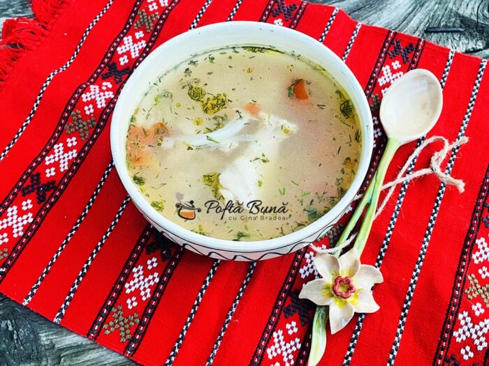 Ciorba de varza dulce cu aripioare de pui sau curcan Ciorba de varza dulce cu aripioare de pui sau curcan