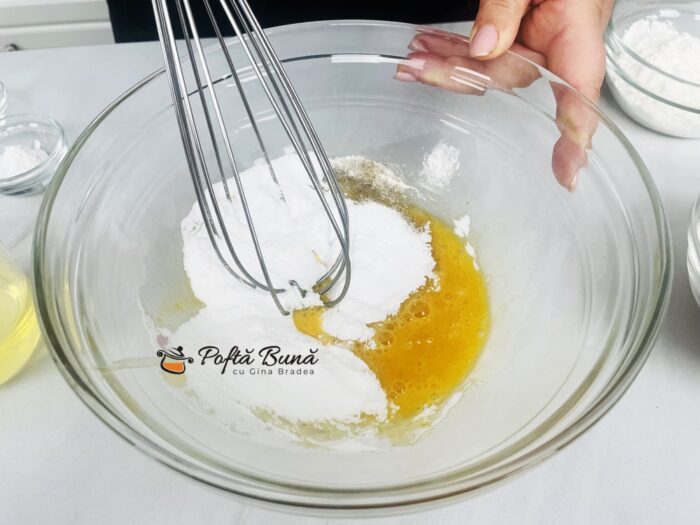 Fursecuri fundite ieftine modelate cu furculita reteta simpla gina bradea 3 700x525 - Fursecuri fundite modelate cu furculita