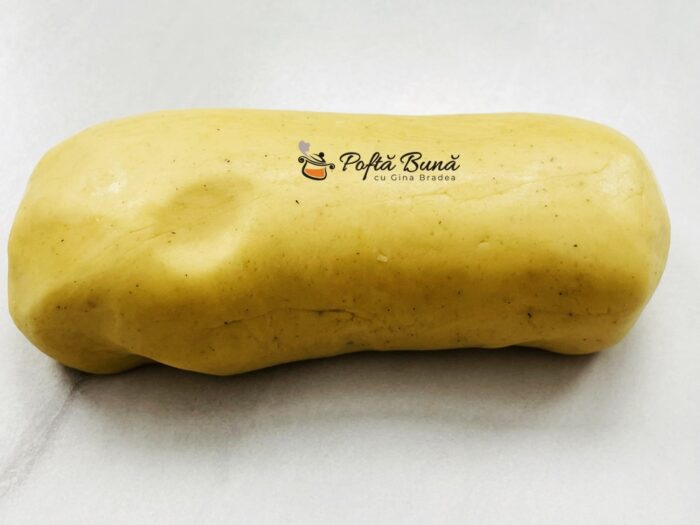 Fursecuri fundite ieftine modelate cu furculita reteta simpla gina bradea 6 700x525 - Fursecuri fundite modelate cu furculita