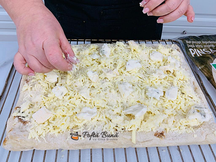 Pizza quattro formaggi Pizza quattro formaggi