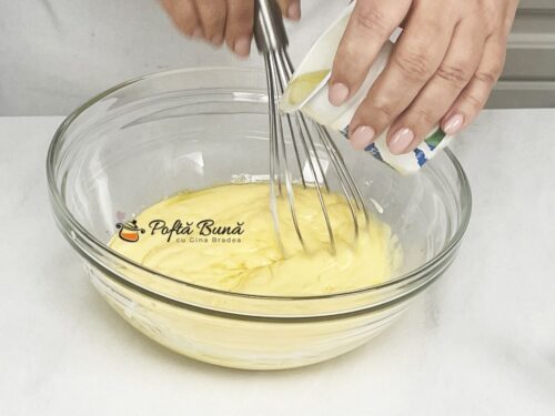 Prajitura cu iaurt - prajitura 7 pahare, reteta fara cantar Prajitura cu iaurt - prajitura 7 pahare, reteta fara cantar