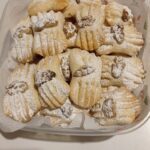 bratu daniela 150x150 - Fursecuri fundite modelate cu furculita