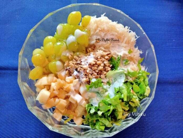 Salata Waldorf salata waldorf reteta simpla gina bradea 3 697x525 - Salata Waldorf