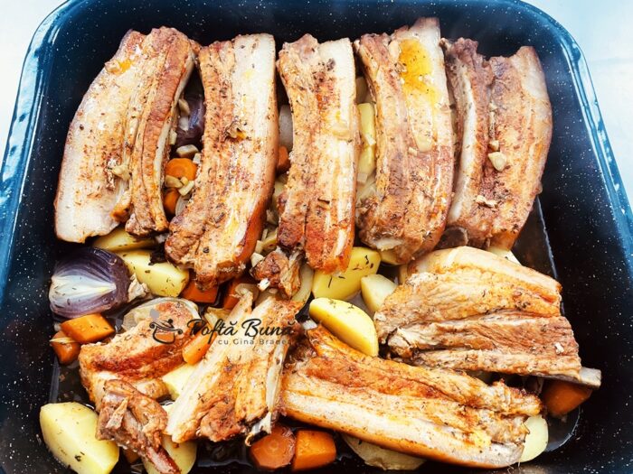 Coaste de porc la cuptor cu legume