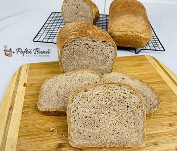 Paine integrala cu iaurt si faina alba Paine integrala cu iaurt si faina alba