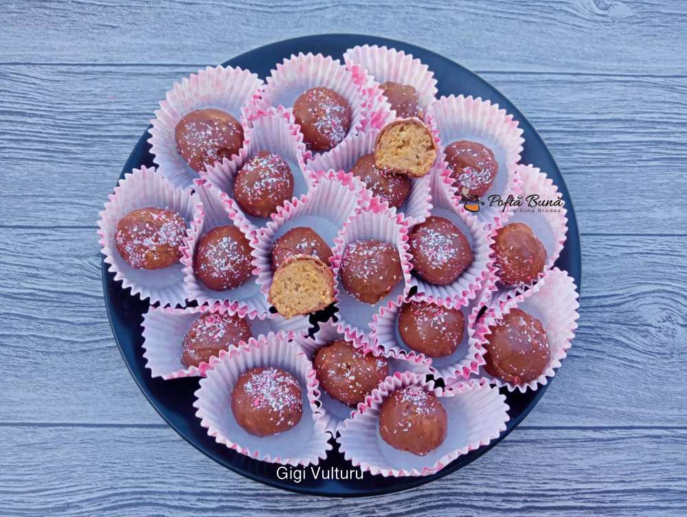 Bilute din biscuiti si banane Bilute din biscuiti si banane