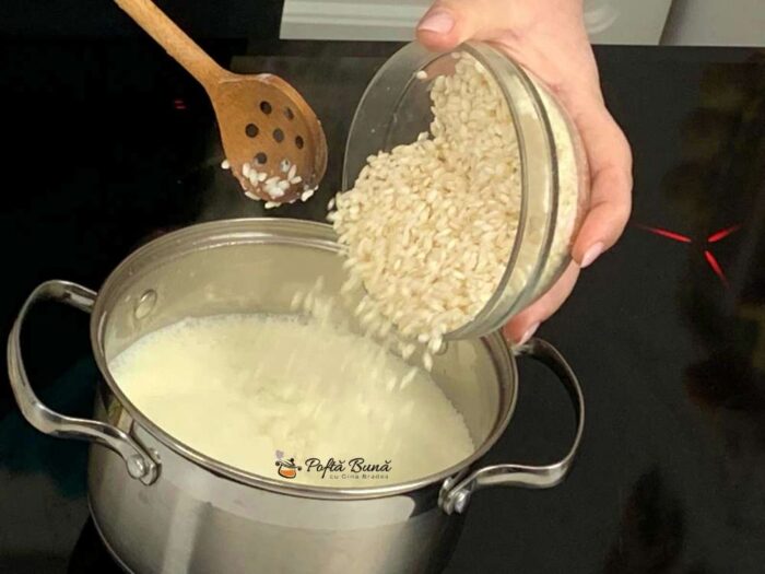 orez cu lapte reteta gina bradea 1 700x525 - Orez cu lapte reteta copilariei
