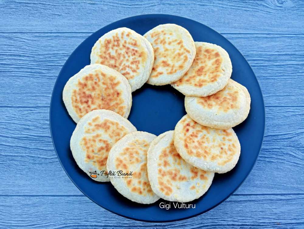 Turtite din aluat oparit cu mozzarella Turtite din aluat oparit cu mozzarella