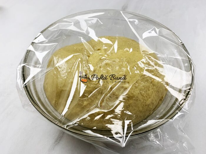 Aluat dospit reteta de dulce pentru cornuri mucenici gogosi cozonaci gina bradea 2 700x525 - Aluat dospit reteta pentru cornuri, cozonaci