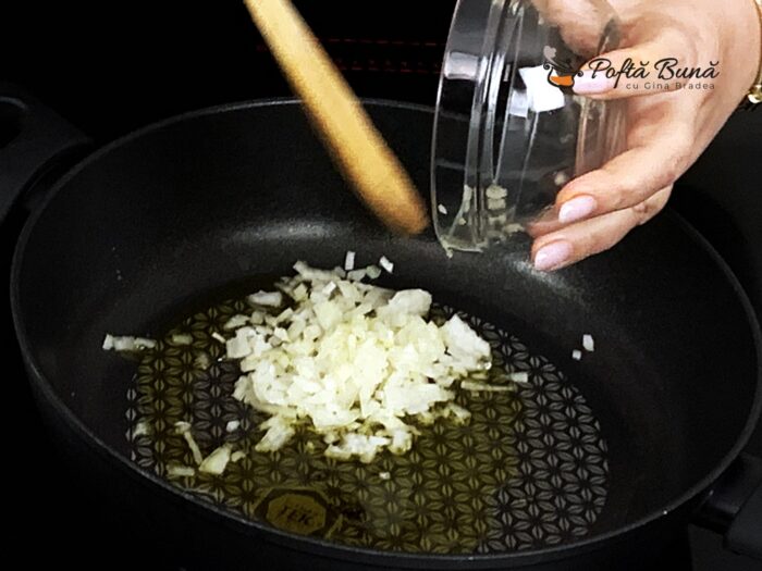 Pilaf cu legume ca la pomana reteta de post taraneasca gina bradea 1 700x525 - Pilaf cu legume