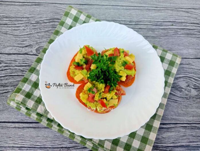 Cartofi dulci cu pasta de avocado Cartofi dulci cu pasta de avocado