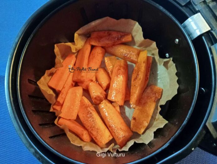 Crema de fasole cu morcovi copti crema fasole morcovi reteta gina bradea 5 697x525 - Crema de fasole cu morcovi copti