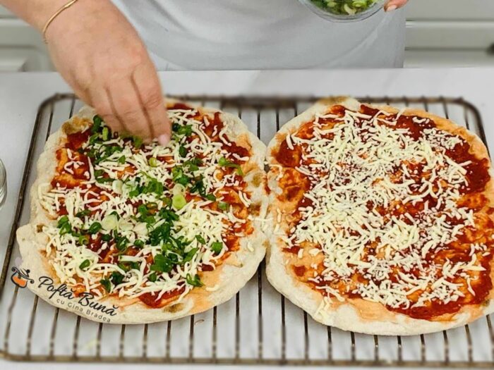 Pizza ieftina cu ciuperci masline mozzarella reteta gina bradea don fabrizio 6 700x525 - Pizza ieftina cu ciuperci si masline