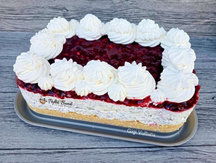 Cheesecake cu visine si seminte de chia