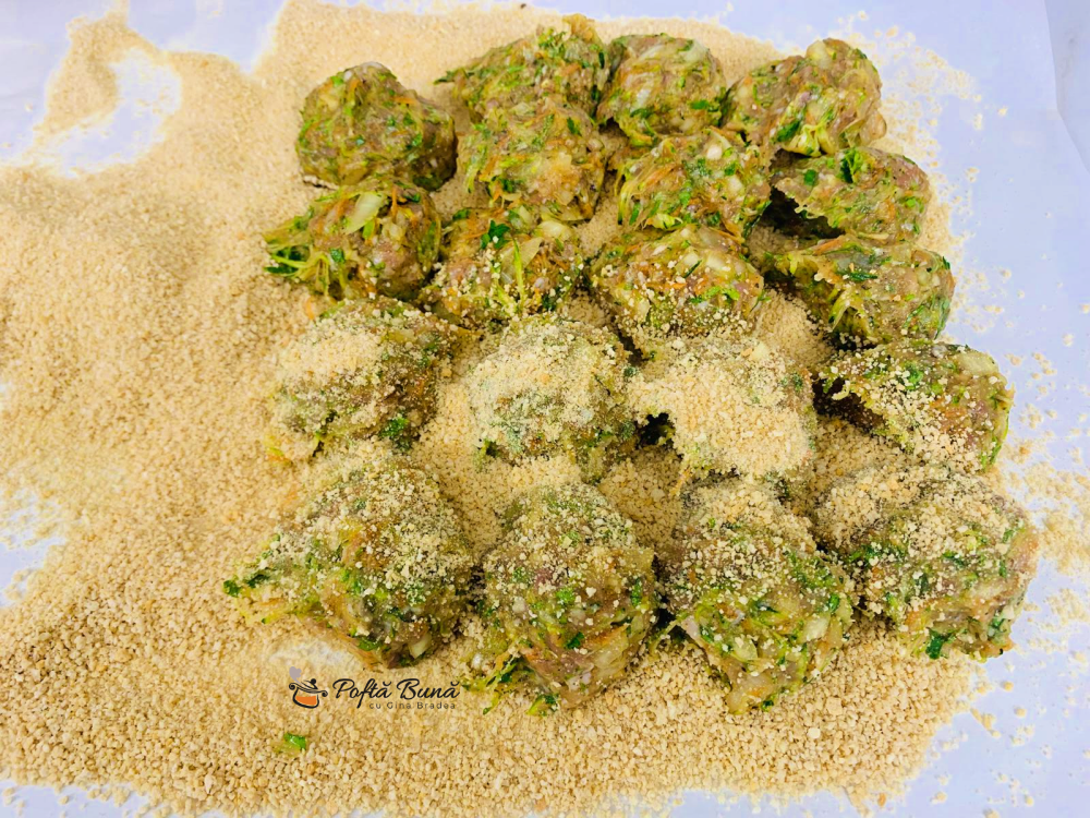 Chiftele economice din carne cu legume Chiftele economice din carne cu legume