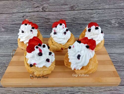 Index retete culinare foietaj crema ciocolata frisca reteta gina bradea 2 500x377 - Index retete culinare