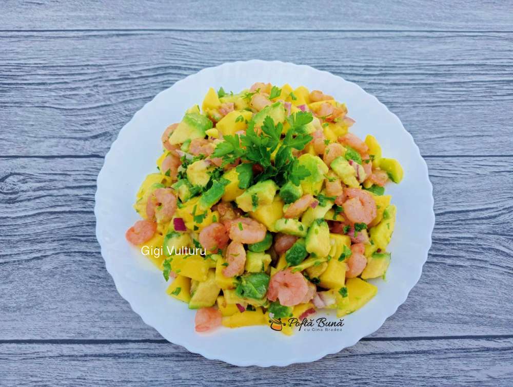 Salata de mango, avocado si creveti