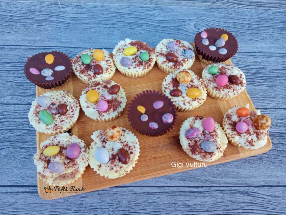 Desert din ciocolata si biscuiti Desert din ciocolata si biscuiti