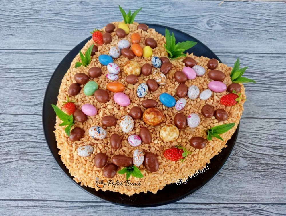Tort cu crema de mascarpone, frisca si unt de arahide tort cu crema mascarpone frisca unt arahide gina bradea 5 - Tort cu crema de mascarpone, frisca si unt de arahide