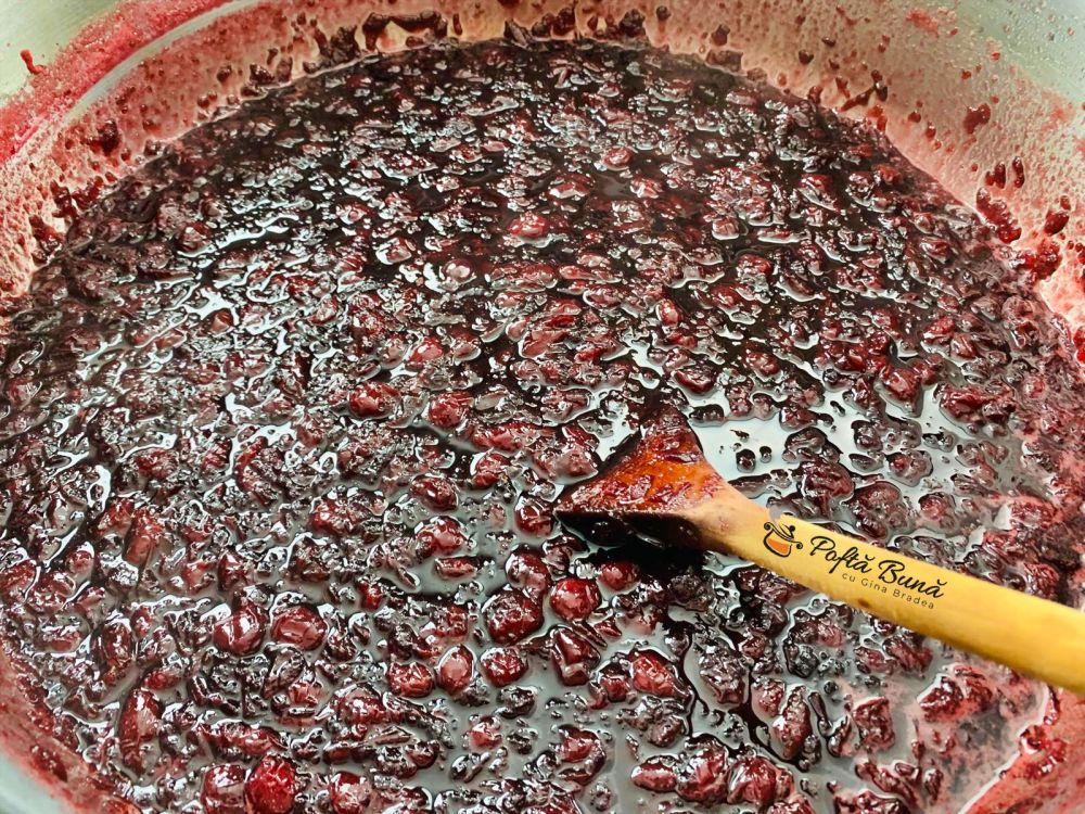 gem visine mere zahar putin indulcitor reteta gina bradea 3 - Gem de visine cu mere, zahar putin sau indulcitor