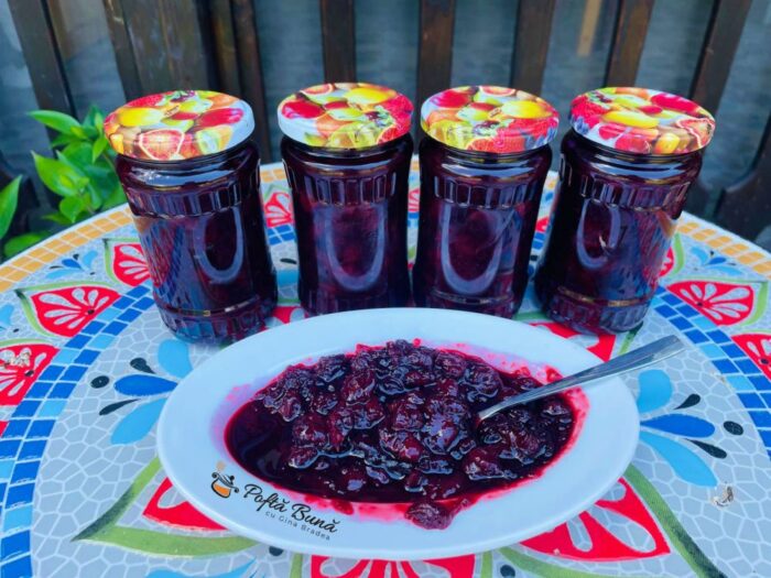 Dulceata de cirese amare gem visine mere zahar putin indulcitor reteta gina bradea 8 700x525 - Dulceata de cirese amare