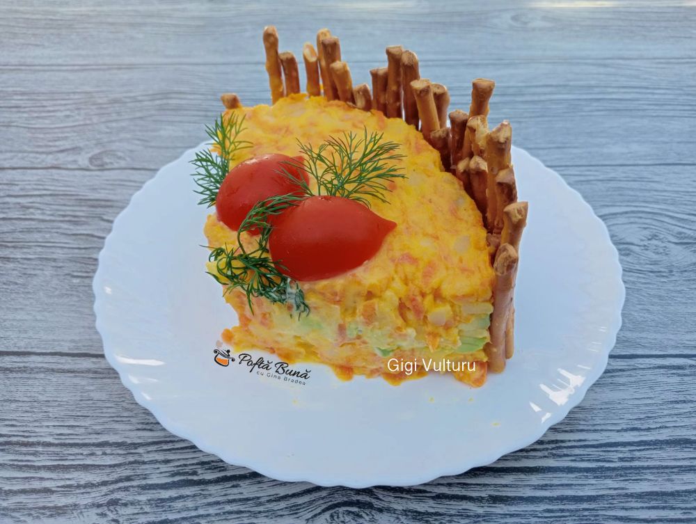 Salata de cartofi, morcovi si avocado Salata de cartofi, morcovi si avocado