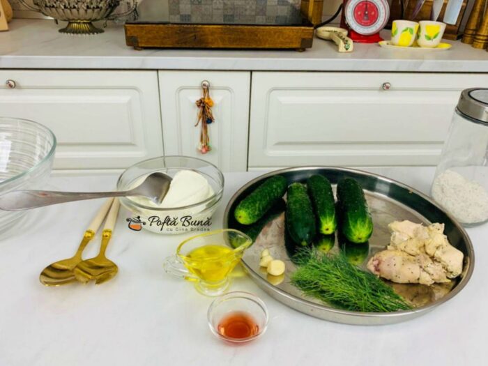 salata de pui castraveti iaurt reteta gina bradea 13 700x525 - Salata de pui cu castraveti si iaurt