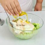 salata de pui castraveti iaurt reteta gina bradea 5 150x150 - Salata de pui cu castraveti si iaurt