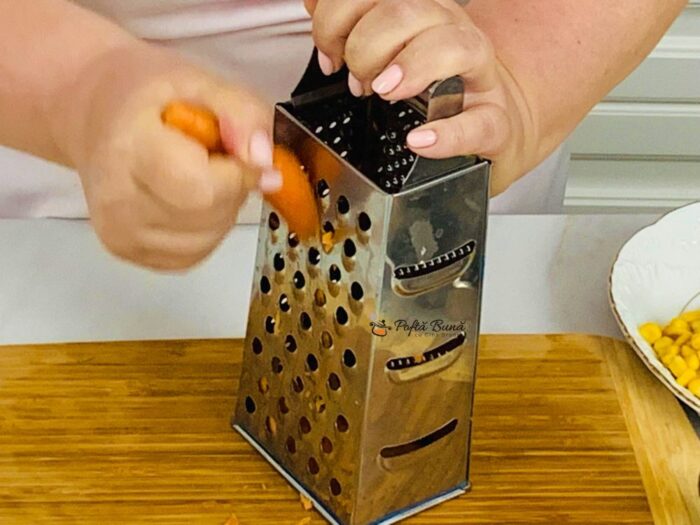 salata piept pui rosii castraveti reteta gina bradea 5 700x525 - Salata cu piept de pui, rosii si castraveti