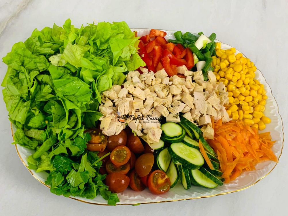 salata piept pui rosii castraveti reteta gina bradea 7 - Salata cu piept de pui, rosii si castraveti