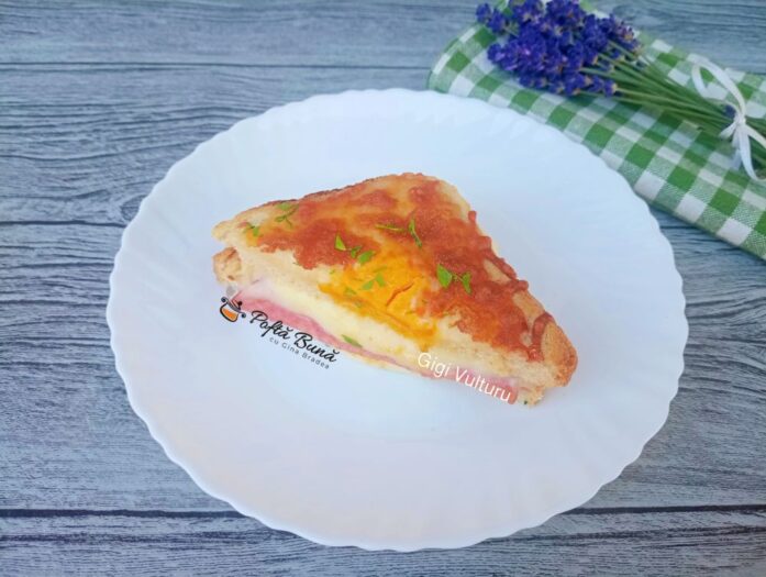 Rulouri din paine prajita cu gutui sandvis cald salam ou reteta gina bradea 1 697x525 - Rulouri din paine prajita cu gutui