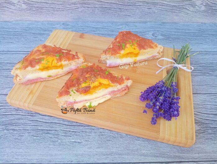 Toast cu iaurt si fructe sandvis cald salam ou reteta gina bradea 2 697x525 - Toast cu iaurt si fructe