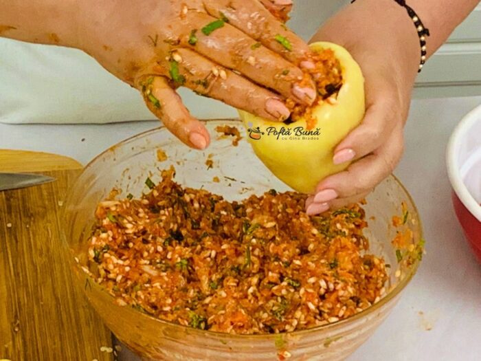 Ardei umpluti cu legume si carne