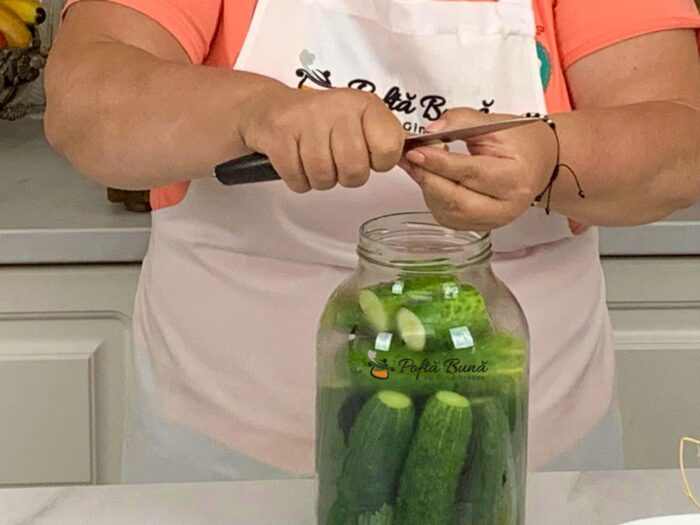 Castraveti murati de vara reteta de castraveti covasiti castraveti murati vara covasiti reteta gina bradea 2 700x525 - Castraveti murati de vara reteta de castraveti covasiti