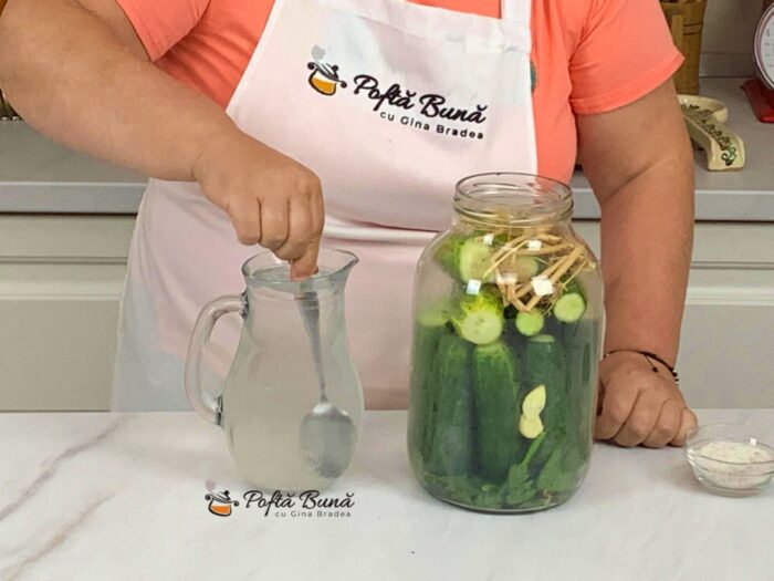 Castraveti murati de vara reteta de castraveti covasiti castraveti murati vara covasiti reteta gina bradea 4 700x525 - Castraveti murati de vara reteta de castraveti covasiti