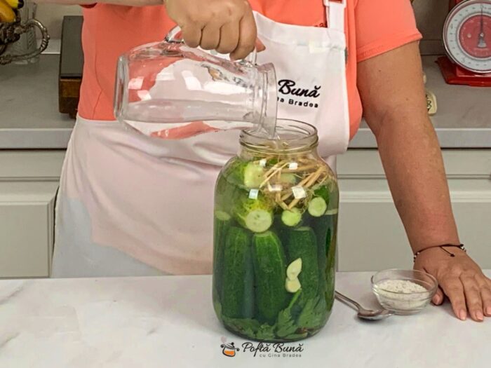 Castraveti murati de vara reteta de castraveti covasiti castraveti murati vara covasiti reteta gina bradea 5 700x525 - Castraveti murati de vara reteta de castraveti covasiti