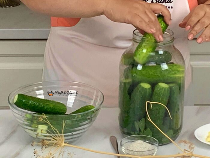 Castraveti murati de vara reteta de castraveti covasiti castraveti murati vara covasiti reteta gina bradea 6 700x525 - Castraveti murati de vara reteta de castraveti covasiti