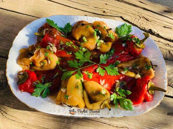 Salata de paste cu naut salata de ardei copti reteta gina bradea 3 700x525 - Salata de paste cu naut