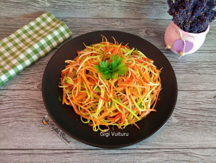 salata dovlecei cruzi ardei morcov reteta gina bradea 1 697x525 - Pasta de dovlecei