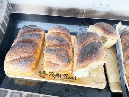 Paine pufoasa de casa traditionala reteta gina bradea 3 500x375 - Salata de ridichi cu oua si ceapa verde