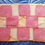 Cornuri aperitiv din foietaj cu salam si cascaval cornuri aperitiv din foietaj salam cascaval reteta gina bradea 5 150x150 - Cornuri aperitiv din foietaj cu salam si cascaval