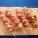 Frigarui din piept de pui cu usturoi si cascaval frigarui piept pui usturoi cascaval reteta gina bradea 3 150x150 - Frigarui din piept de pui cu usturoi si cascaval