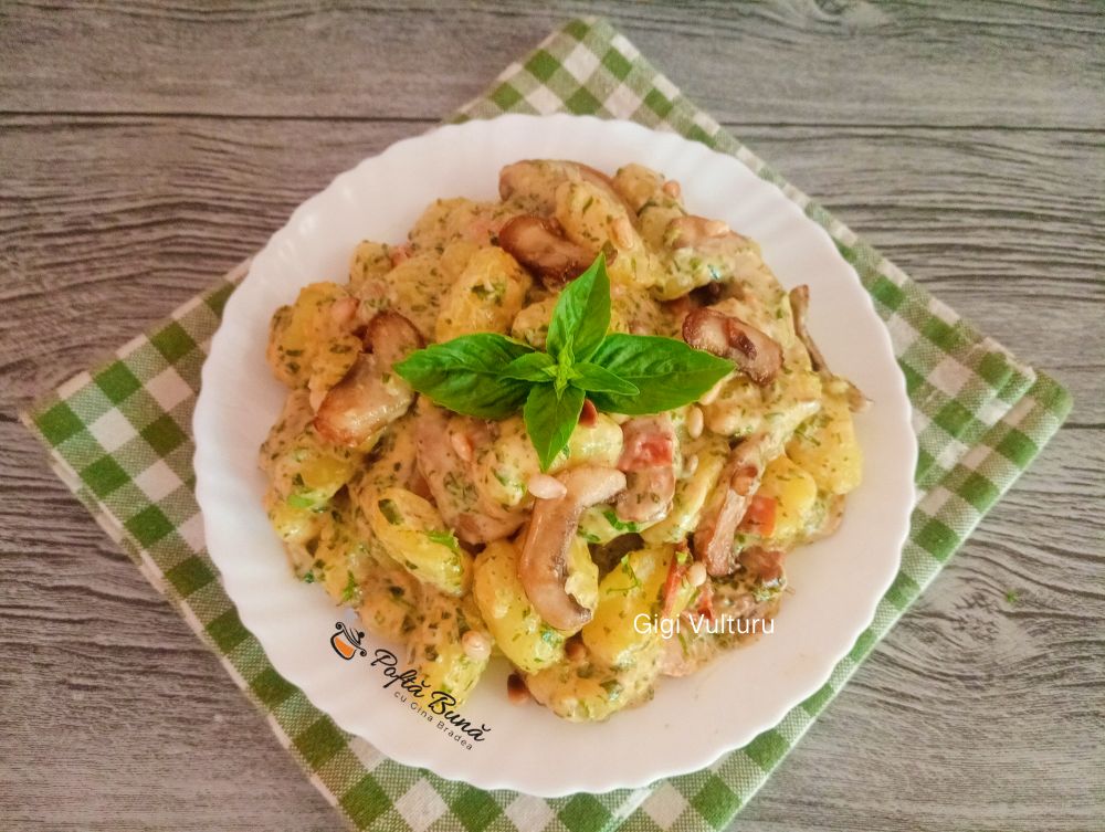 Gnocchi cu ciuperci si spanac la tigaie