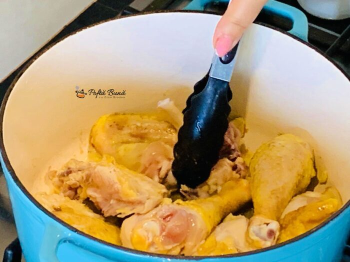 Ostropel alb de pui inabusit reteta moldoveneasca ostropel alb pui inabusit reteta moldoveneasca gina bradea 10 700x525 - Ostropel alb de pui inabusit reteta moldoveneasca