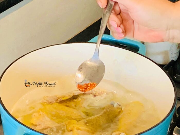 Ostropel alb de pui inabusit reteta moldoveneasca ostropel alb pui inabusit reteta moldoveneasca gina bradea 7 700x525 - Ostropel alb de pui inabusit reteta moldoveneasca